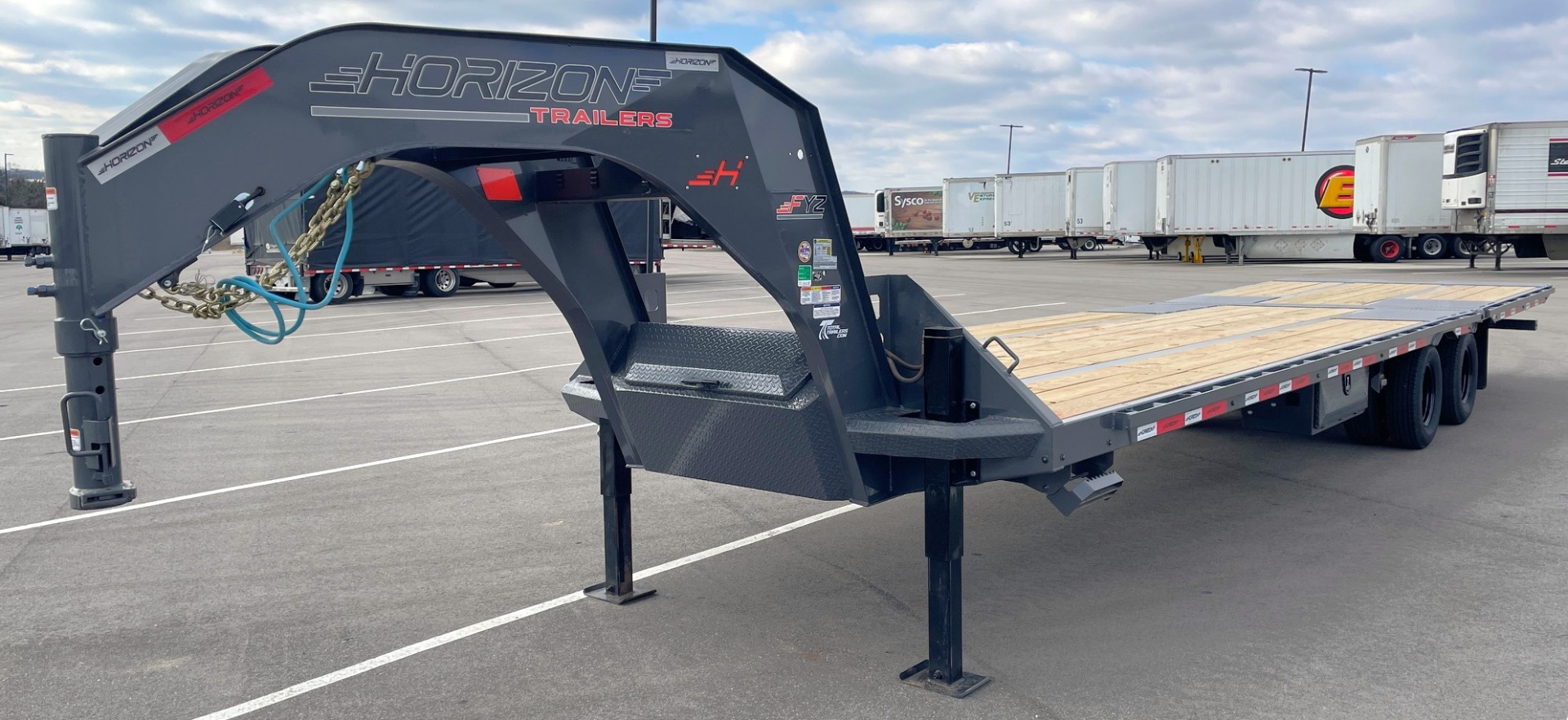 New Horizon 34' x 102" FYZ Gooseneck Flatbed Trailer w/ Hydraulic Dove, 25,9K GVWR, Spare