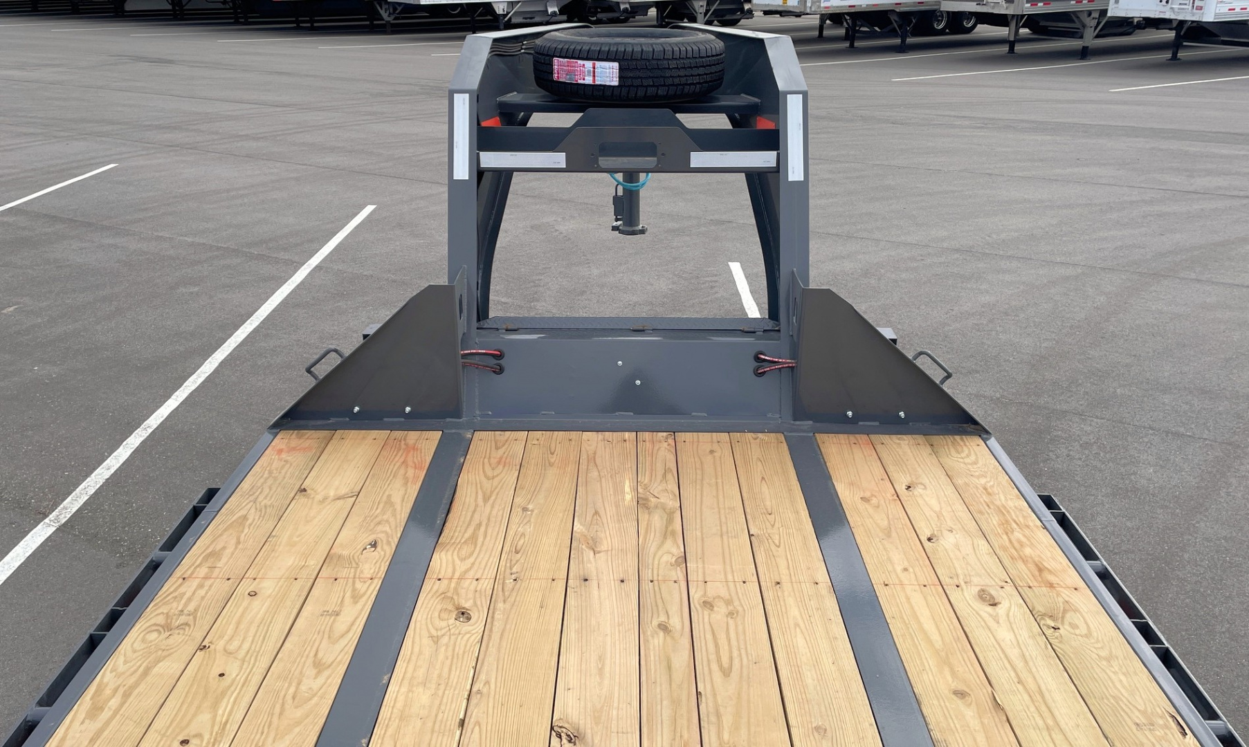 New Horizon 34' x 102" FYZ Gooseneck Flatbed Trailer w/ Hydraulic Dove, 25,9K GVWR, Spare