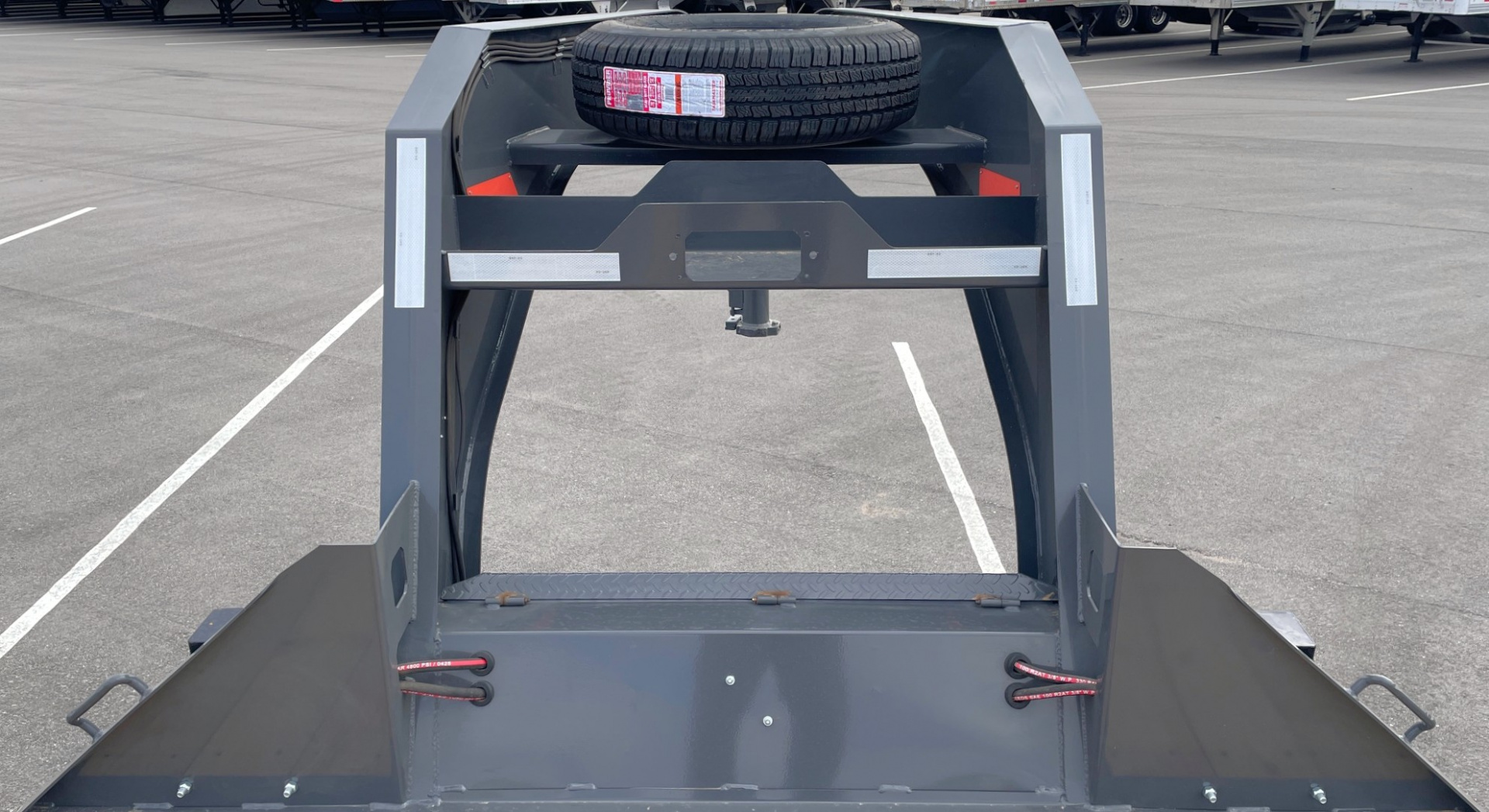 New Horizon 34' x 102" FYZ Gooseneck Flatbed Trailer w/ Hydraulic Dove, 25,9K GVWR, Spare