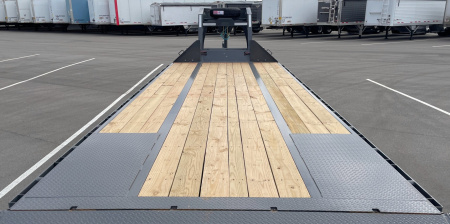 New Horizon 34' x 102" FYZ Gooseneck Flatbed Trailer w/ Hydraulic Dove, 25,9K GVWR, Spare