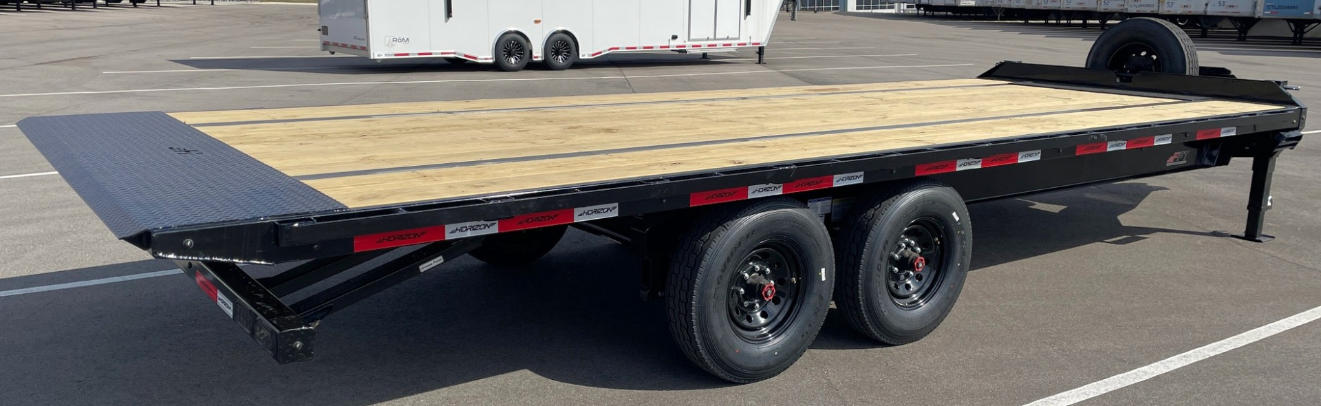New Horizon 22' FFT Full Power Tilt Flatbed Trailer: 17K GVWR, Spare, Wireless Remote, SPARE