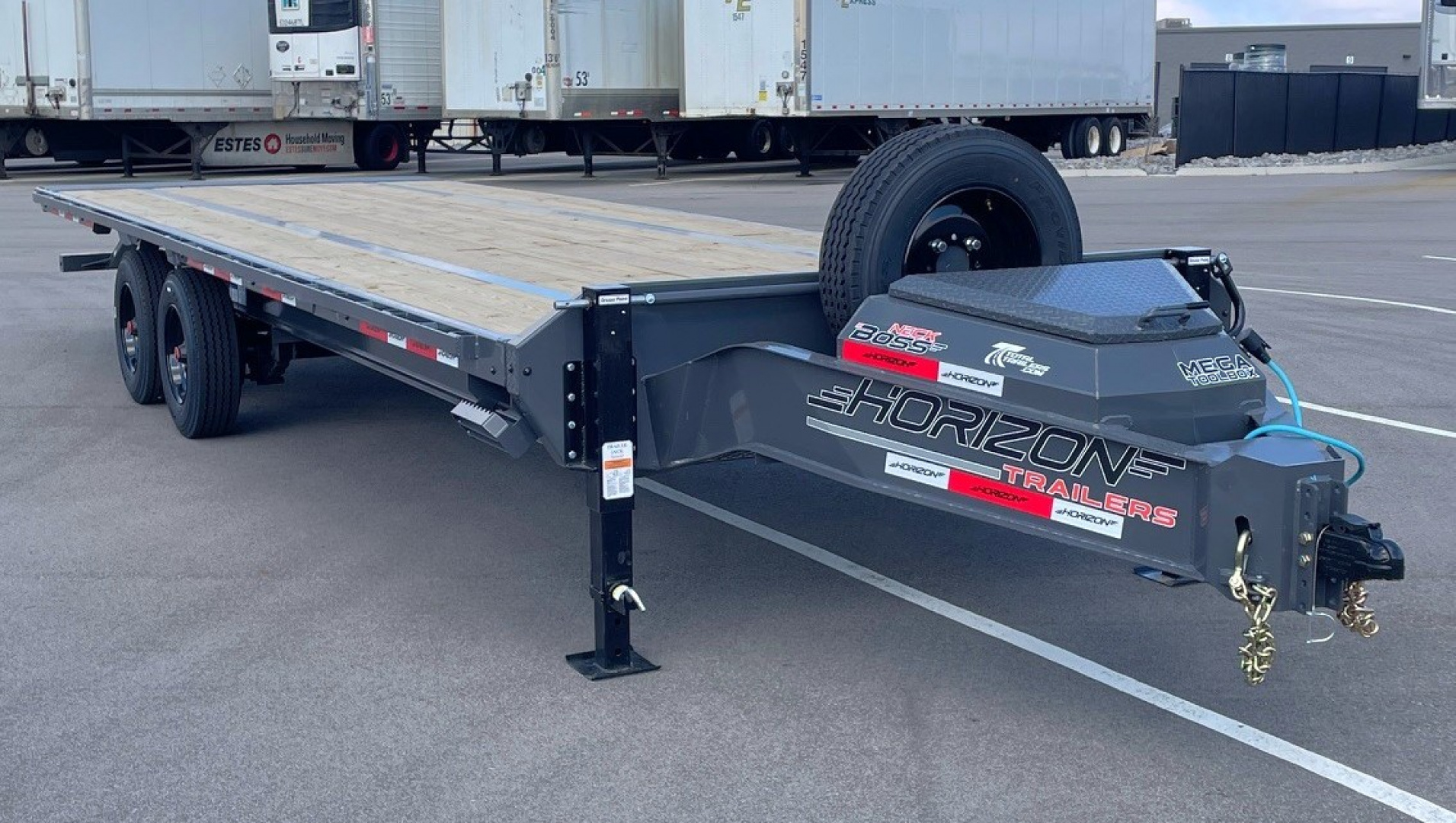 New Horizon 26' FFT Full Power Tilt Flatbed Trailer: 21K GVWR, Spare, Wireless Remote, SPARE