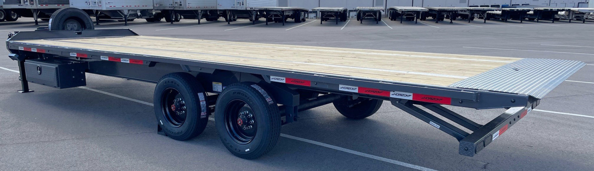 New Horizon 26' FFT Full Power Tilt Flatbed Trailer: 21K GVWR, Spare, Wireless Remote, SPARE