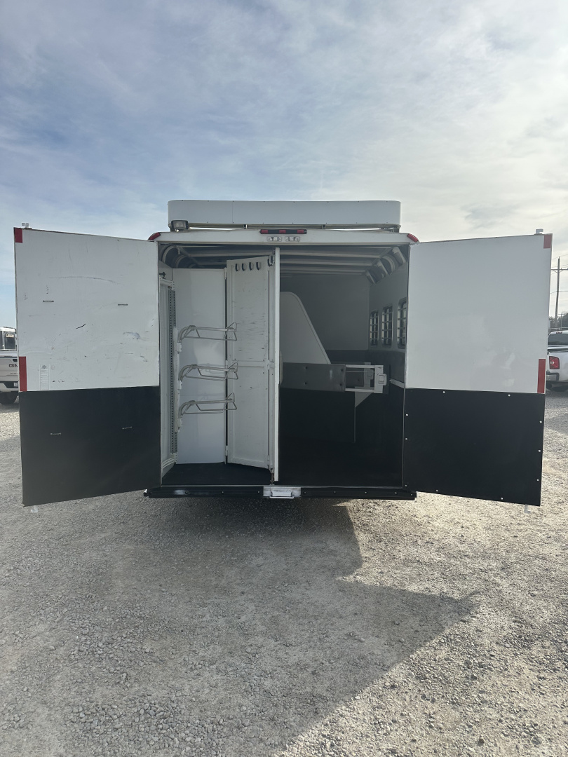 Used 2005 Charmac 3 Horse Living Quarters Gooseneck Horse Trailer