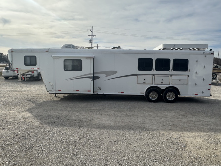 Used 2005 Charmac 3 Horse Living Quarters Gooseneck Horse Trailer