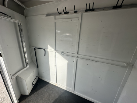 Used 2005 Charmac 3 Horse Living Quarters Gooseneck Horse Trailer