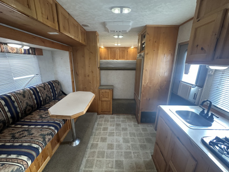 Used 2005 Charmac 3 Horse Living Quarters Gooseneck Horse Trailer