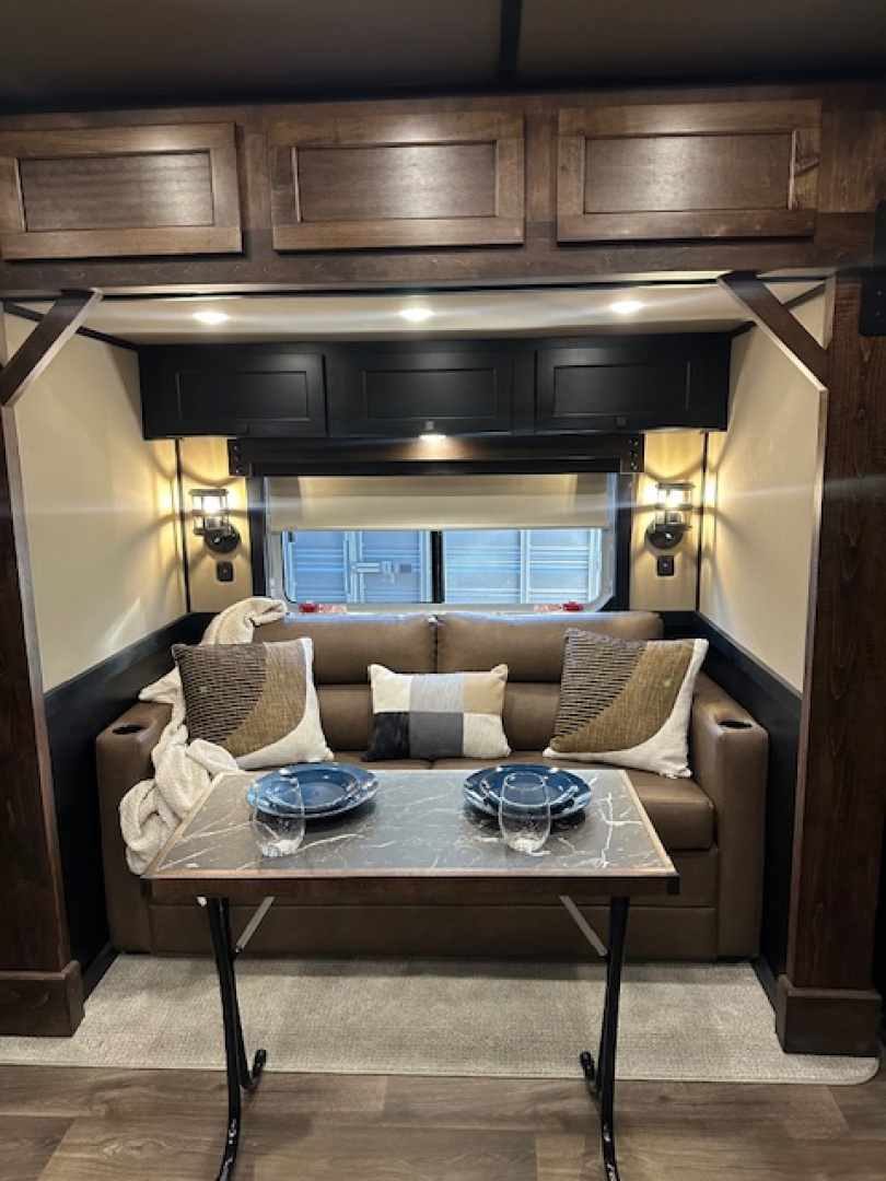 New 2026 Featherlite 4 Horse Living Quarter