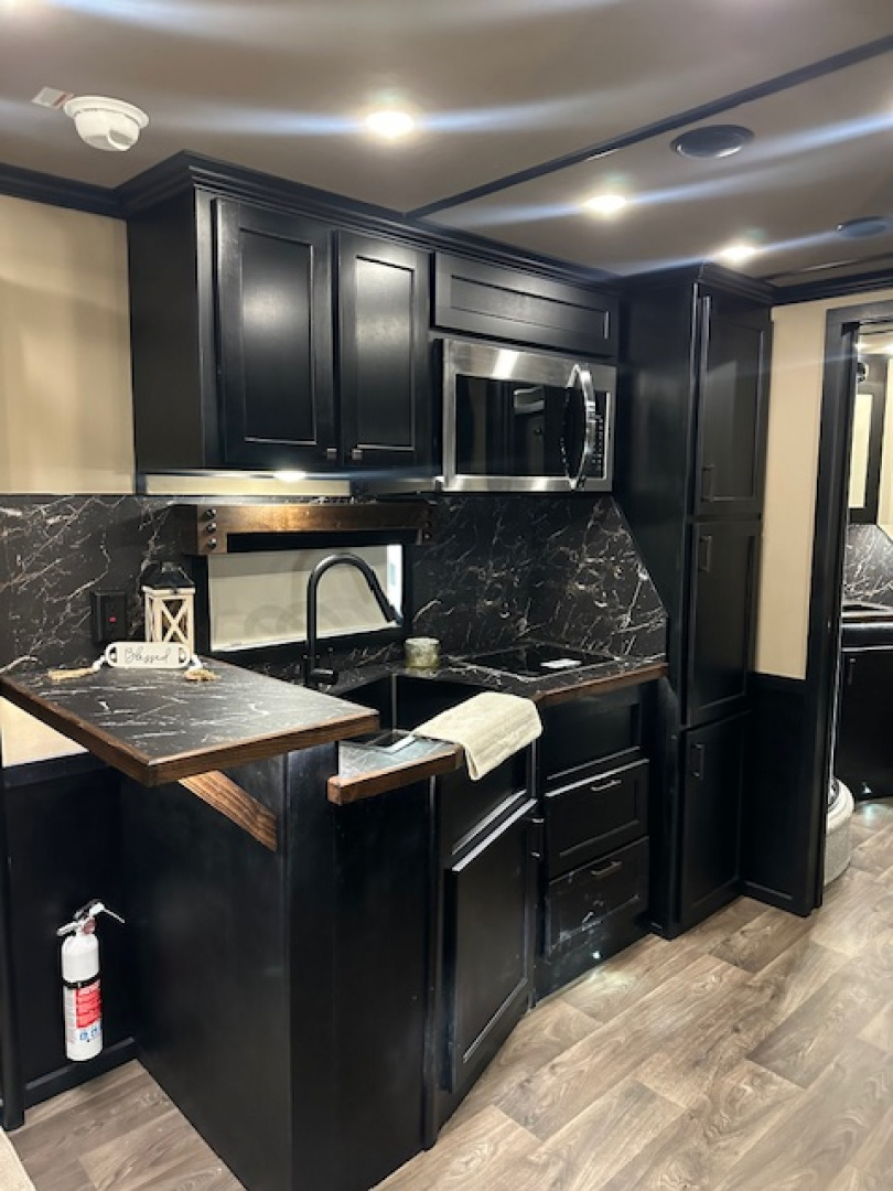 New 2026 Featherlite 4 Horse Living Quarter