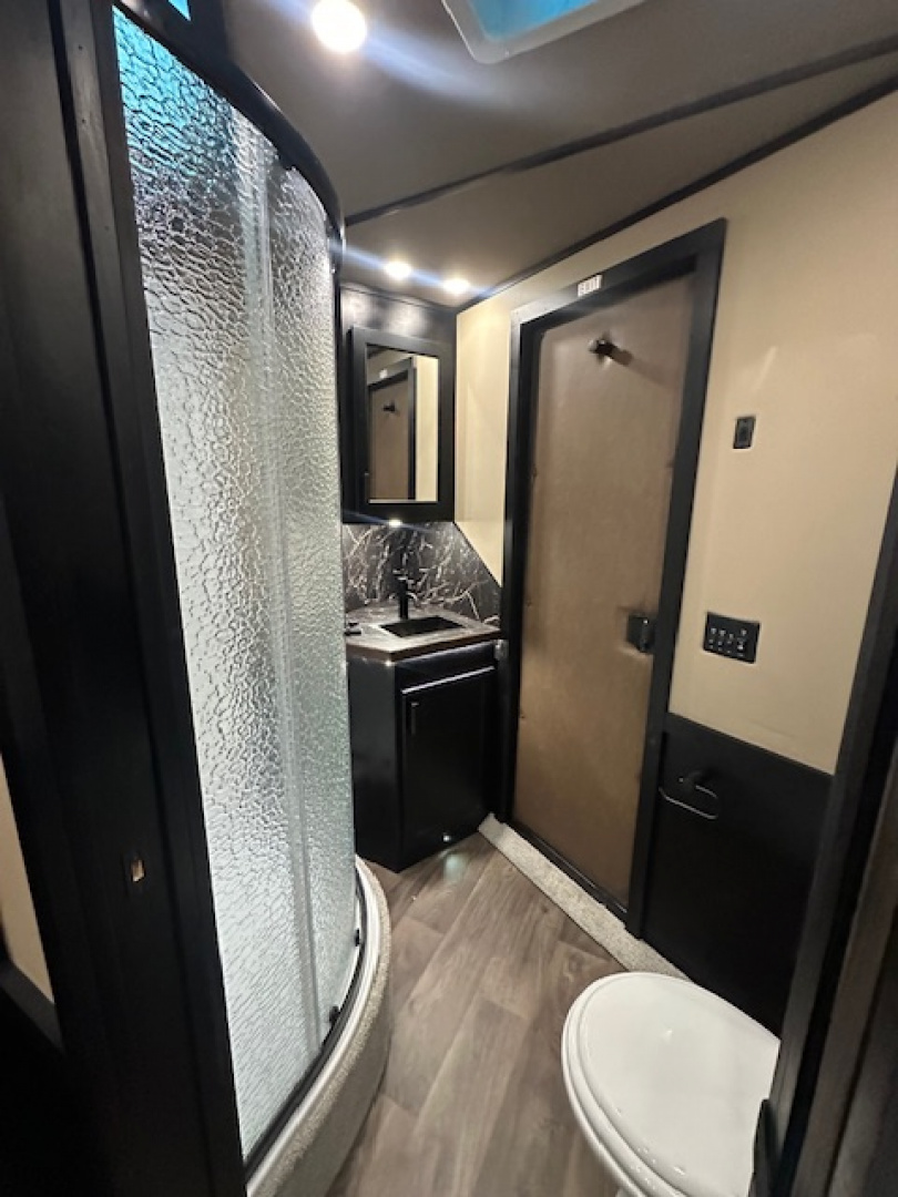 New 2026 Featherlite 4 Horse Living Quarter