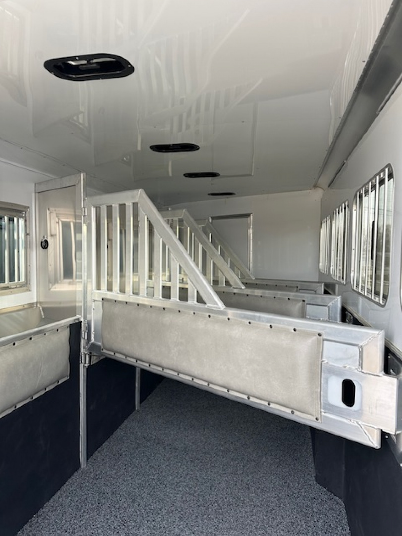 New 2026 Featherlite 4 Horse Living Quarter
