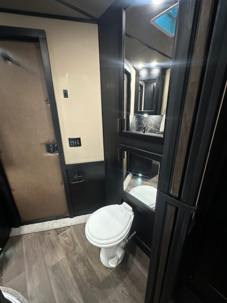 New 2026 Featherlite 4 Horse Living Quarter