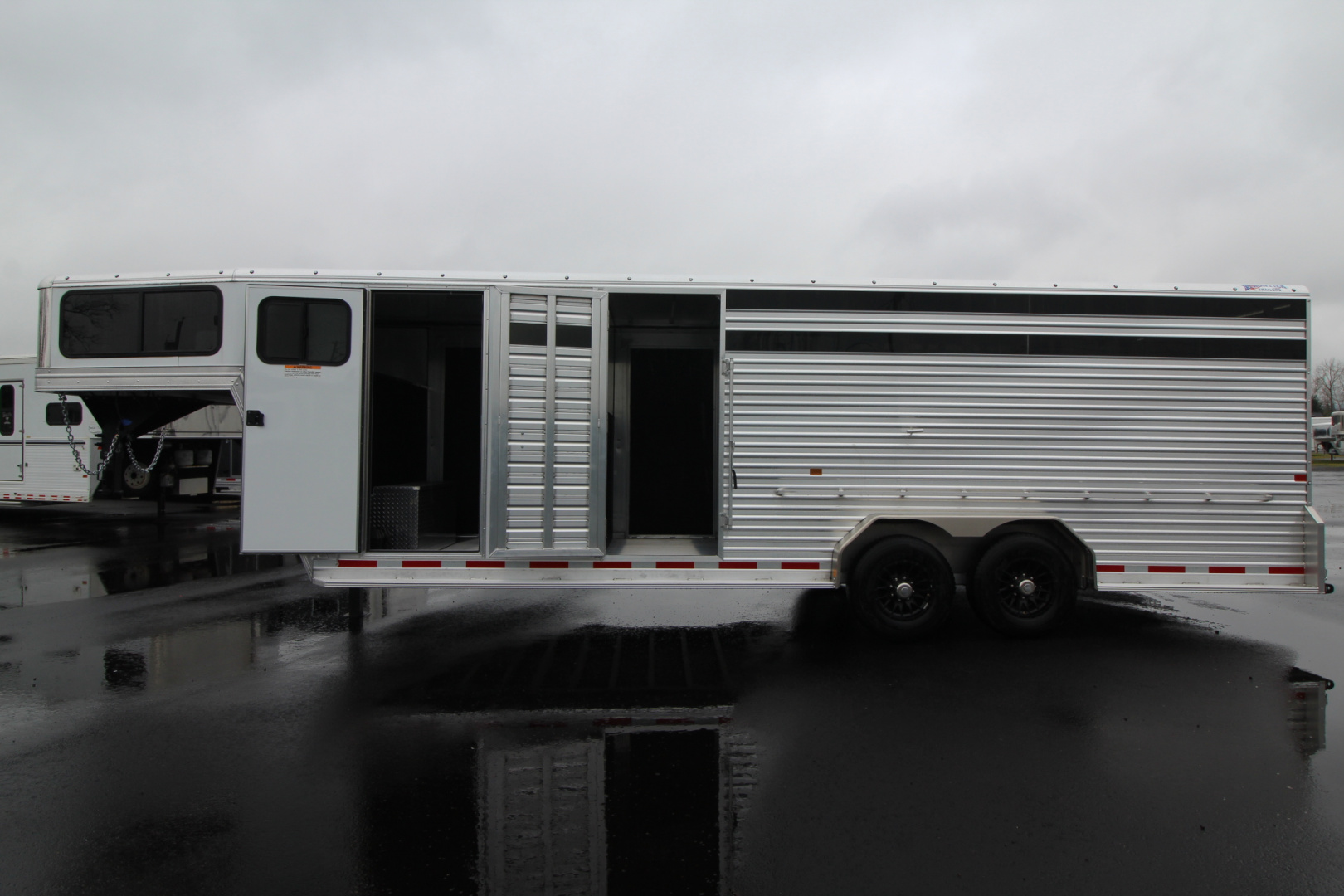 New 2026 Frontier 24' Stock Combo - 18' stock area w/ side ramp- 6' Tack room W/ Ramp & More!