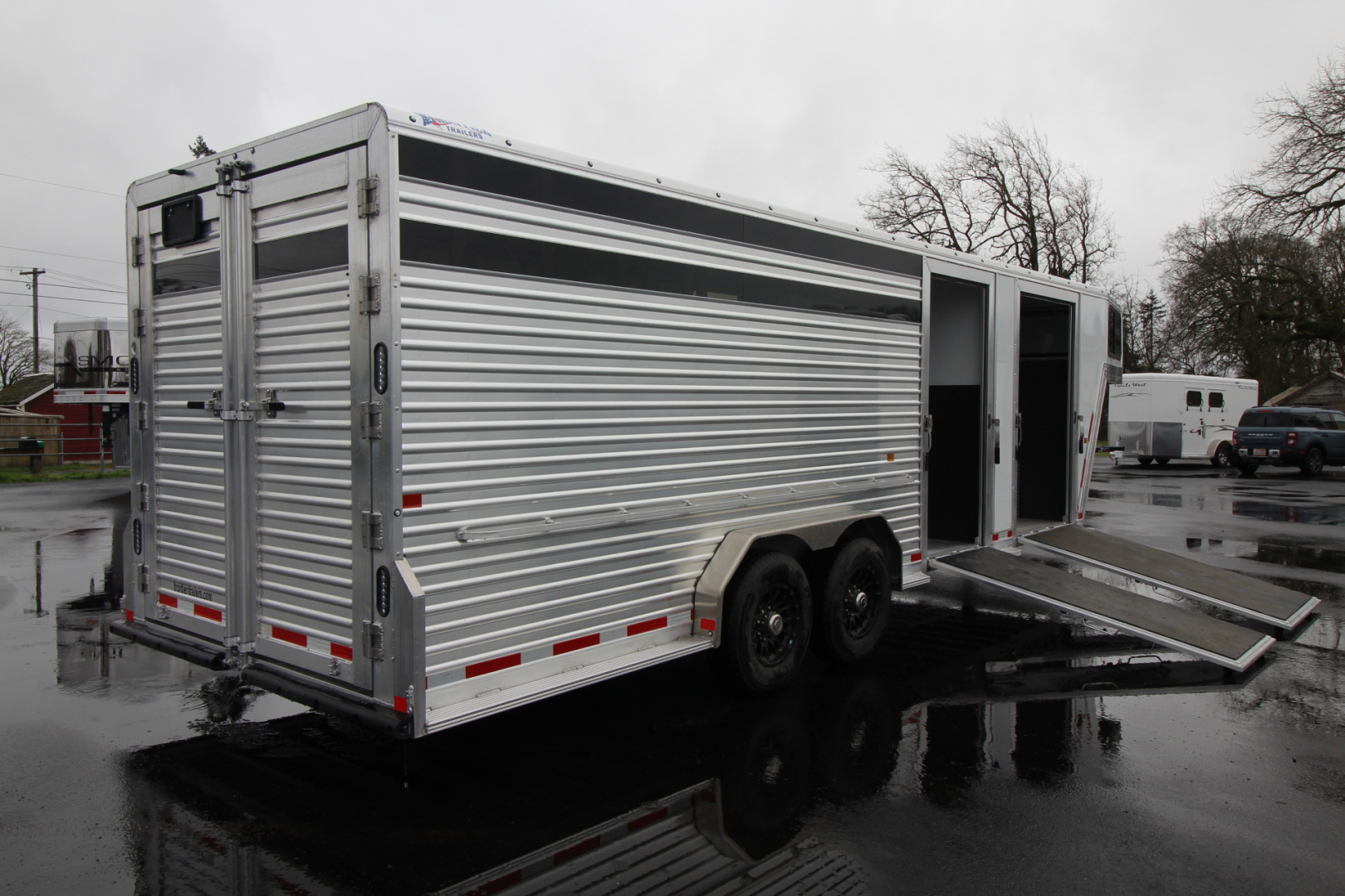 New 2026 Frontier 24' Stock Combo - 18' stock area w/ side ramp- 6' Tack room W/ Ramp & More!