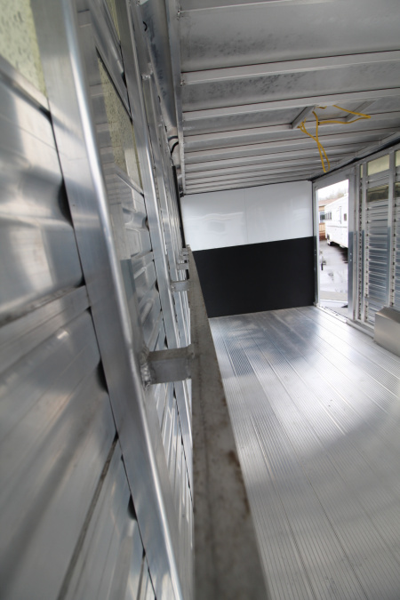 New 2026 Frontier 24' Stock Combo - 18' stock area w/ side ramp- 6' Tack room W/ Ramp & More!