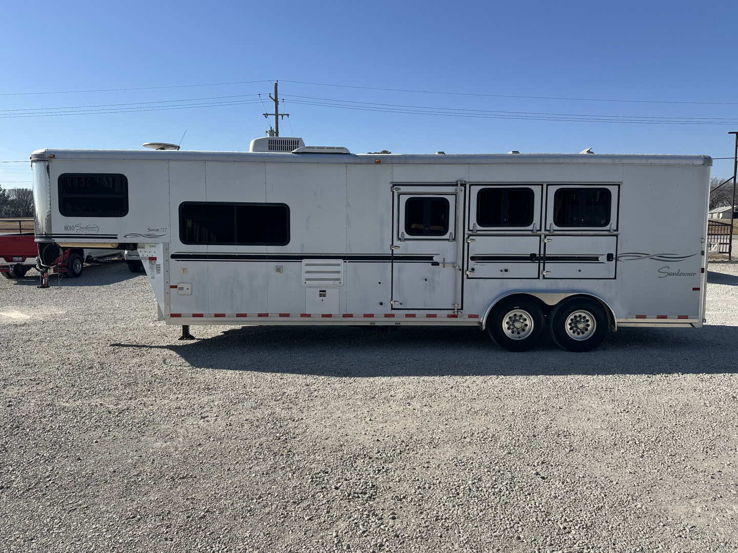 Used 2007 Sundowner 3 Horse Living Quarters Gooseneck Horse Trailer