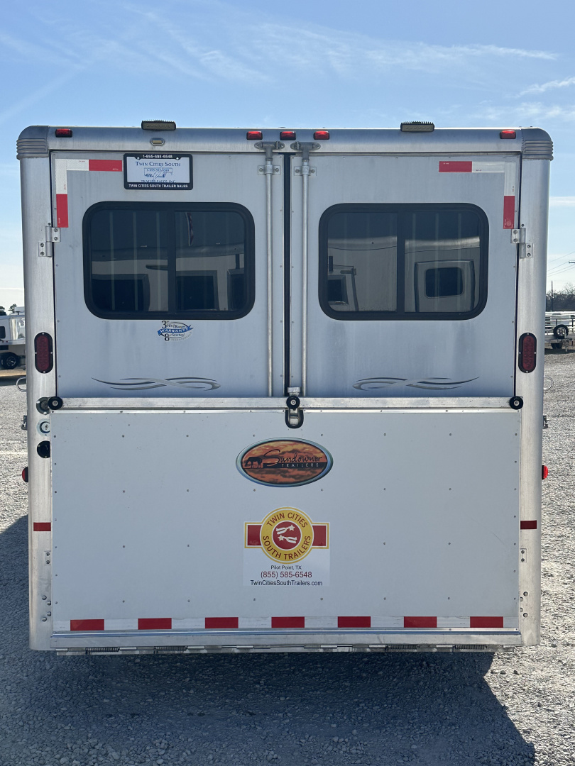 Used 2007 Sundowner 3 Horse Living Quarters Gooseneck Horse Trailer