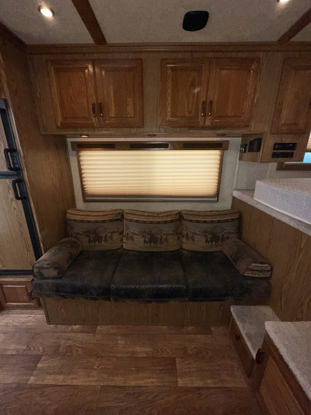 Used 2007 Sundowner 3 Horse Living Quarters Gooseneck Horse Trailer