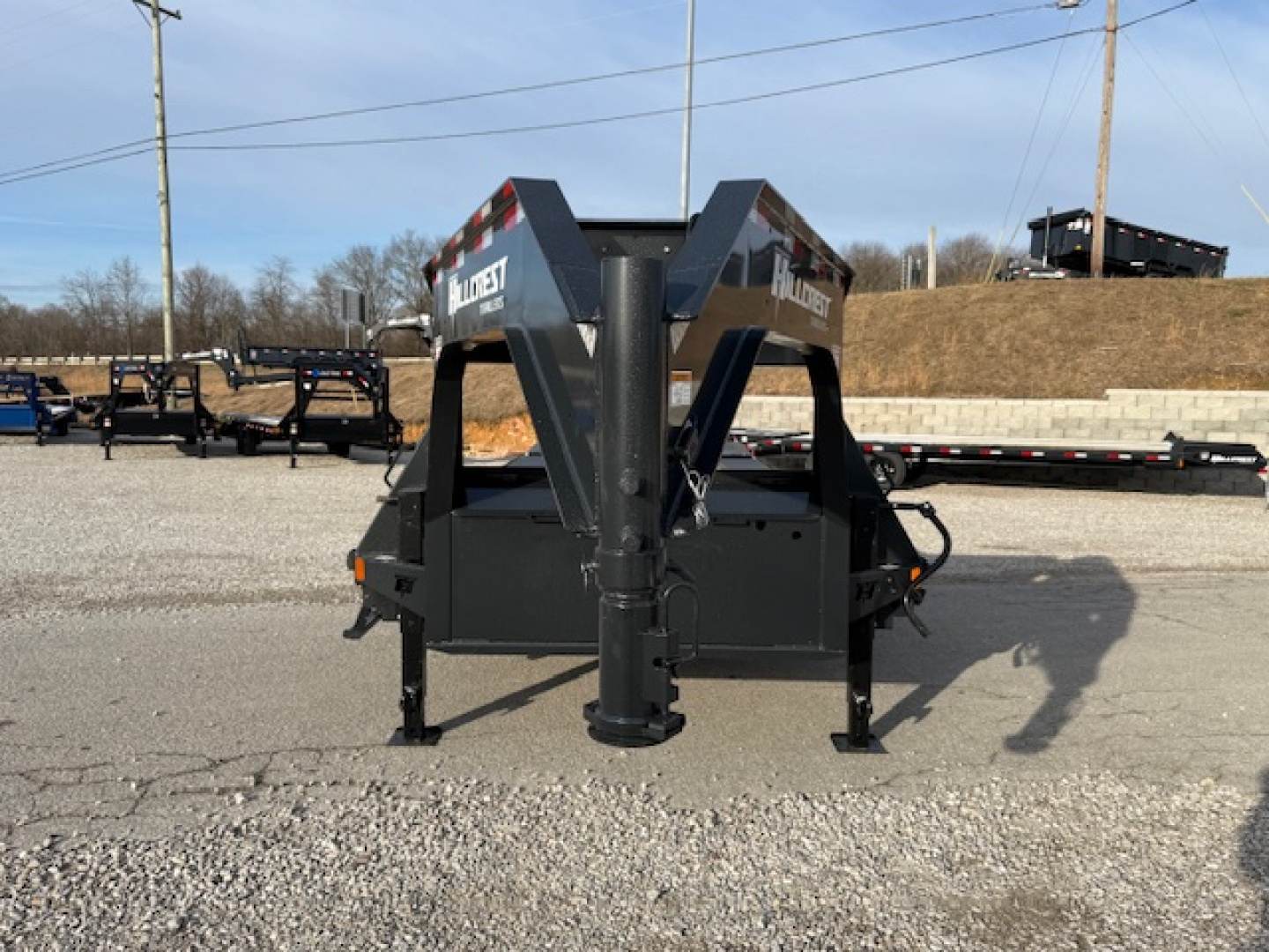 New HillCrest Gooseneck 20+5 17.6 W/ Max Ramps W/ Ratchet Rail, Locking Chain Rack, & 5 Winches/Straps