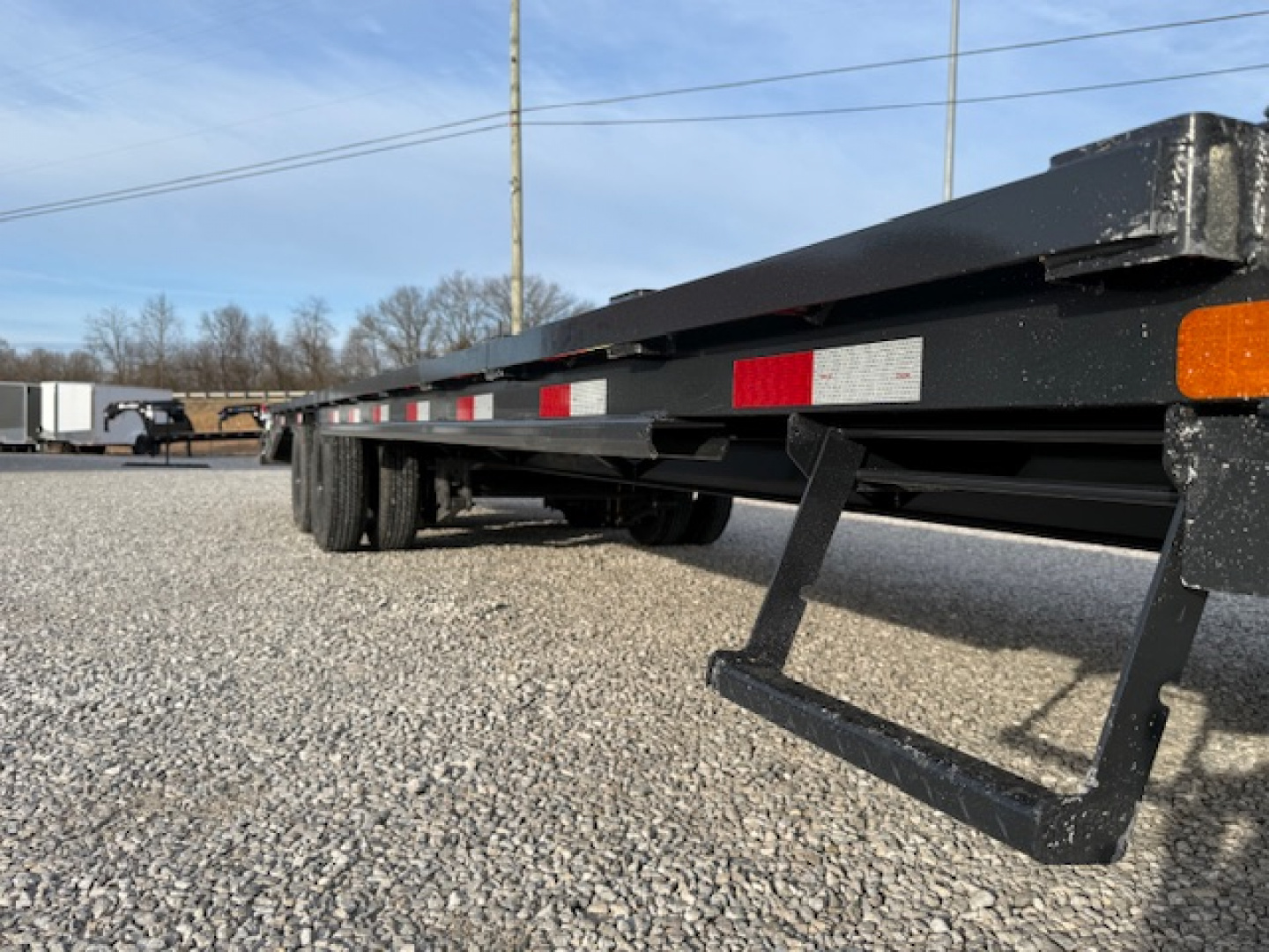 New HillCrest Gooseneck 25+5 25.9 W/ Max Ramps & Ratchet Rail