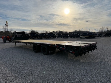 New HillCrest Gooseneck 25+5 25.9 W/ Max Ramps & Ratchet Rail