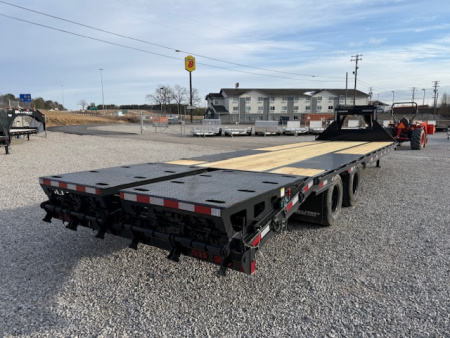 New HillCrest Gooseneck 25+5 25.9 W/ Max Ramps & Ratchet Rail