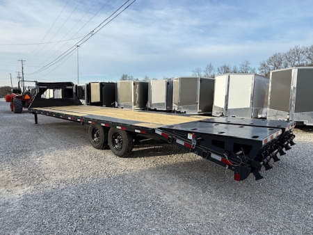 New HillCrest Gooseneck 25+5 15.9 W/ Max Ramps