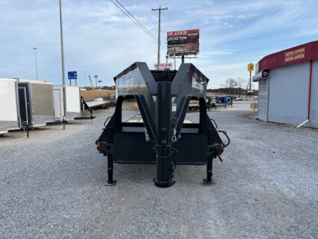 New HillCrest Gooseneck 25+5 15.9 W/ Max Ramps