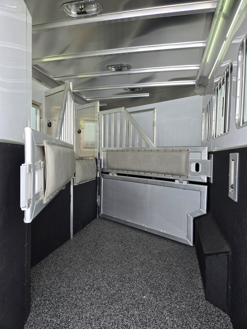 New 2026 Featherlite 3 Horse Outlaw Conversion