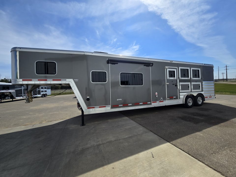 New 2025 Featherlite Trailers 9808-313B-STD Horse Trailer