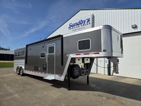 New 2025 Featherlite Trailers 9808-313B-STD Horse Trailer