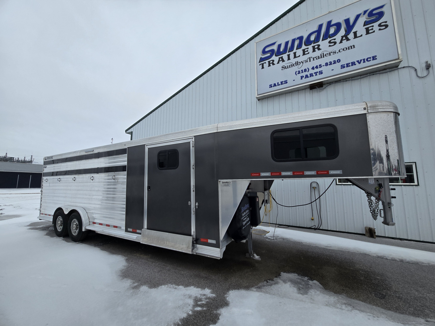 Used 2022 Cimarron 5 Horse Slant/ Stock Combo