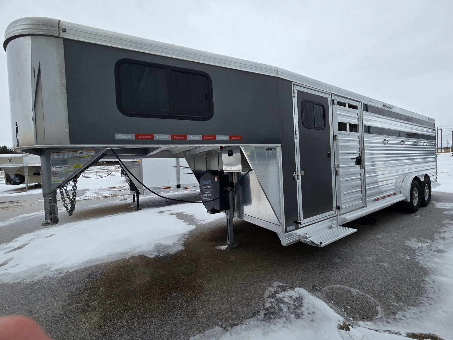 Used 2022 Cimarron 5 Horse Slant/ Stock Combo