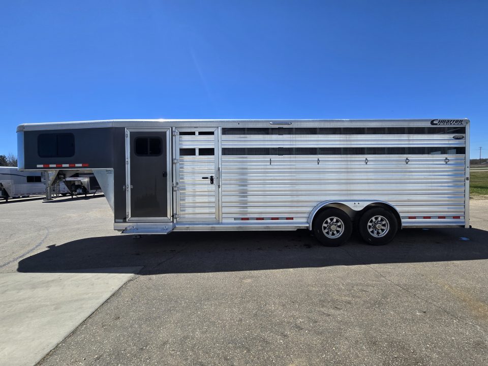 Used 2022 Cimarron 5 Horse Slant/ Stock Combo