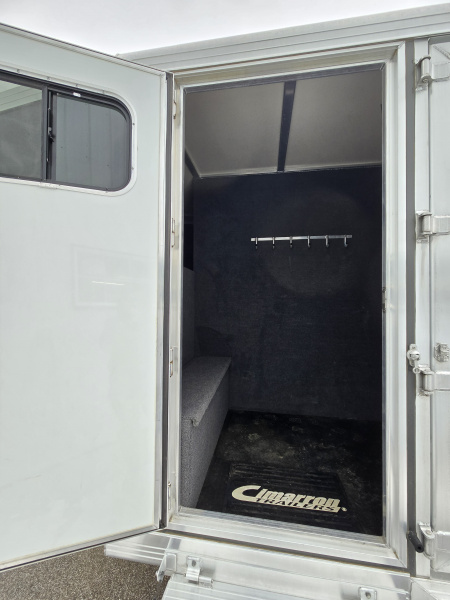 Used 2022 Cimarron 5 Horse Slant/ Stock Combo