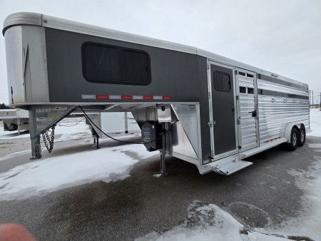 Used 2022 Cimarron 5 Horse Slant/ Stock Combo