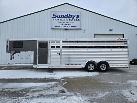 Used 2022 Cimarron 5 Horse Slant/ Stock Combo