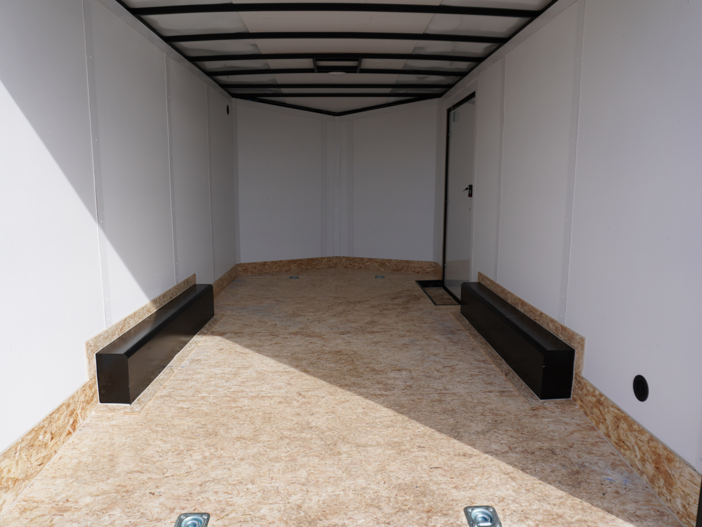 New 2026 Discovery Trailers SE 8.5x16ft Cargo / Enclosed Trailer