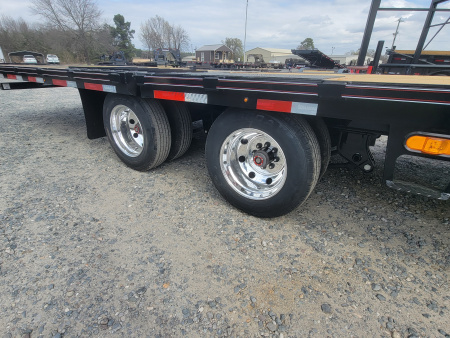 New 2026 Diamond C Trailers FMAX212 35'x102" Hydraulic Dovetail Pacesetter Edition Equipment Trailer