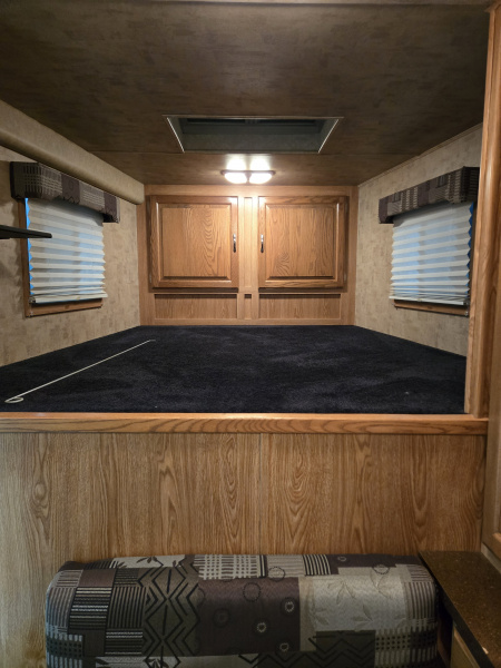 Used 2006 Featherlite 4H Weekender