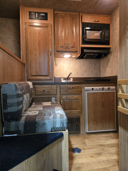 Used 2006 Featherlite 4H Weekender