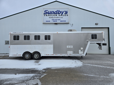 Used 2006 Featherlite 4H Weekender