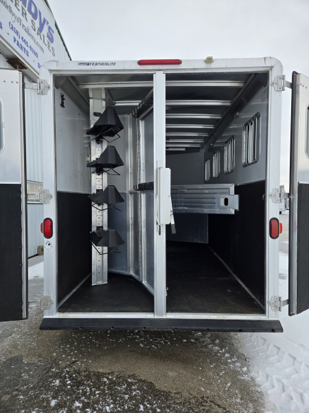 Used 2006 Featherlite 4H Weekender