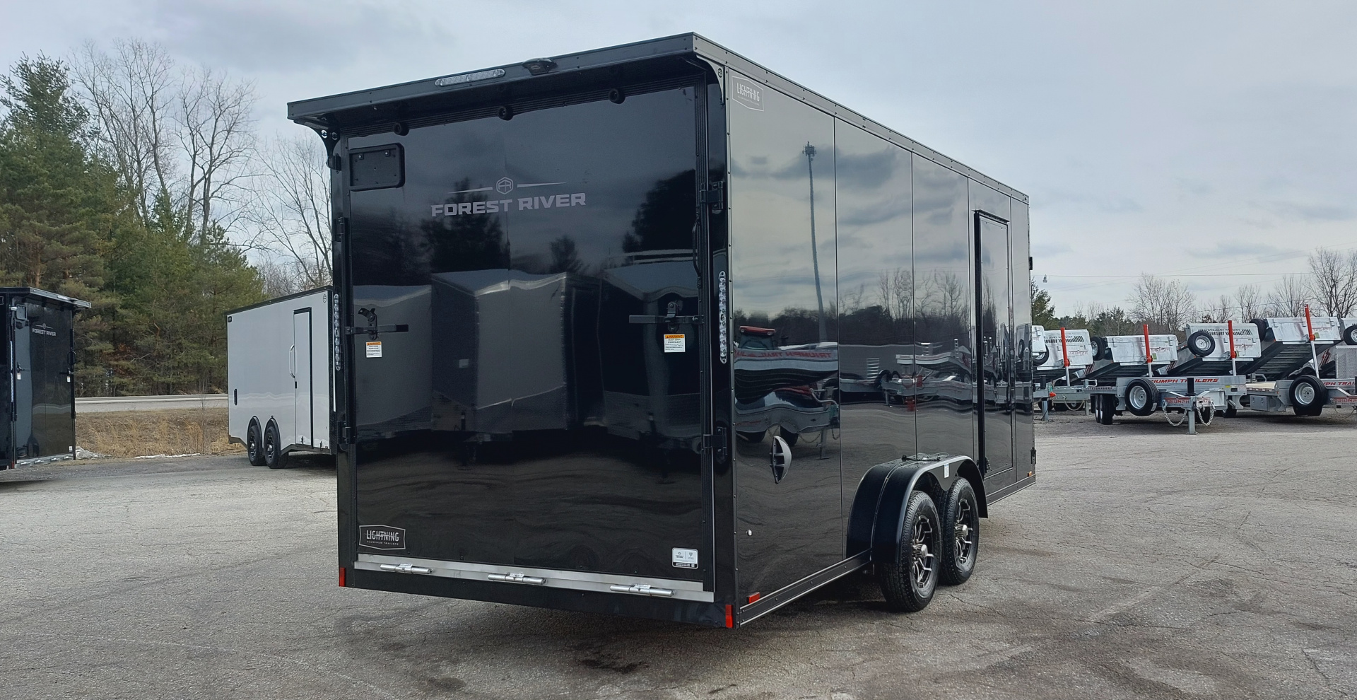 New 7.5 X 18 + 5 'VNOSE SNOWMOBILE ENCLOSED ALL ALUMINUM POLY COMPOSITE EXTERIOR LIGHTNING