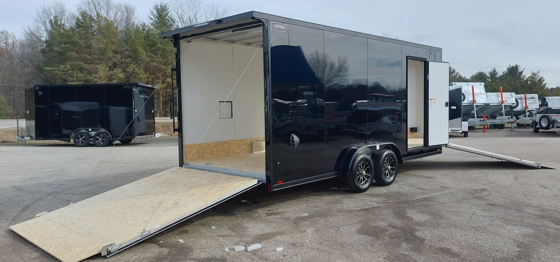 New 7.5 X 18 + 5 'VNOSE SNOWMOBILE ENCLOSED ALL ALUMINUM POLY COMPOSITE EXTERIOR LIGHTNING