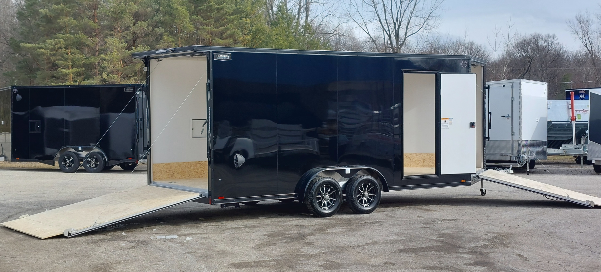 New 7.5 X 18 + 5 'VNOSE SNOWMOBILE ENCLOSED ALL ALUMINUM POLY COMPOSITE EXTERIOR LIGHTNING