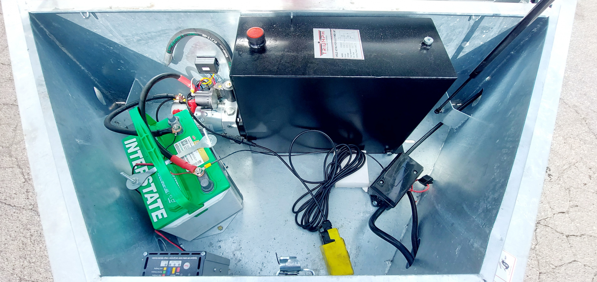 New 82 X 14 GALVANIZED DUMP 8 K AXLES SPARE INCLUDED 2026 TRIUMPH