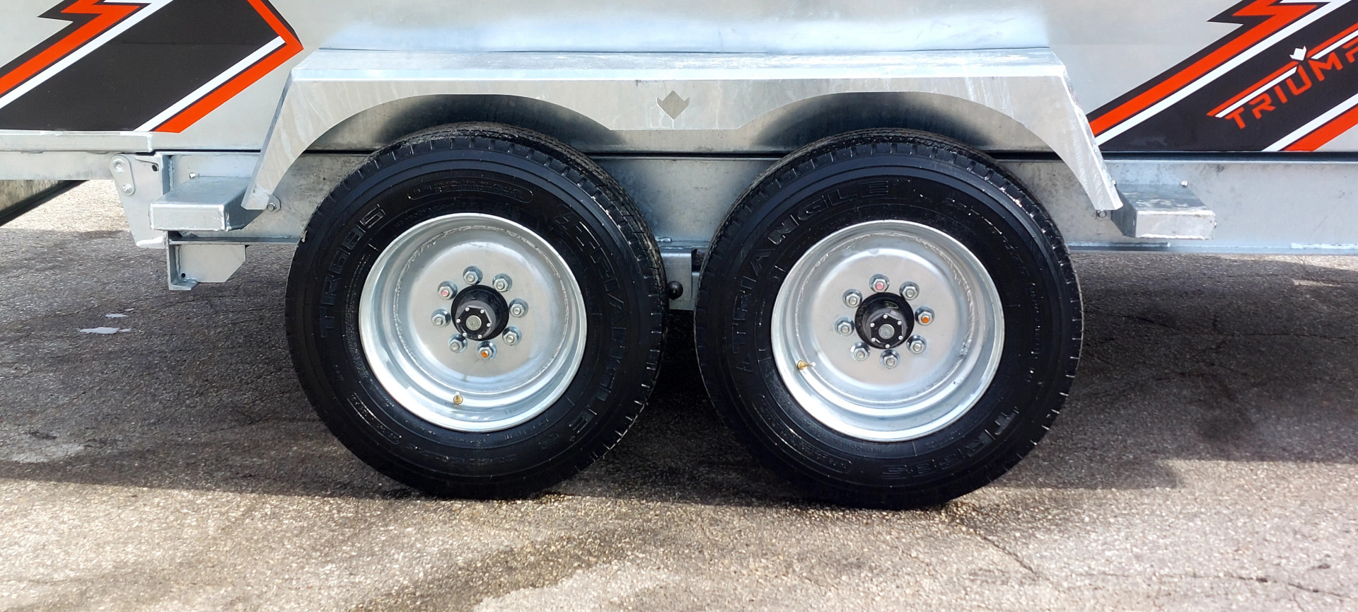 New 82 X 14 GALVANIZED DUMP 8 K AXLES SPARE INCLUDED 2026 TRIUMPH