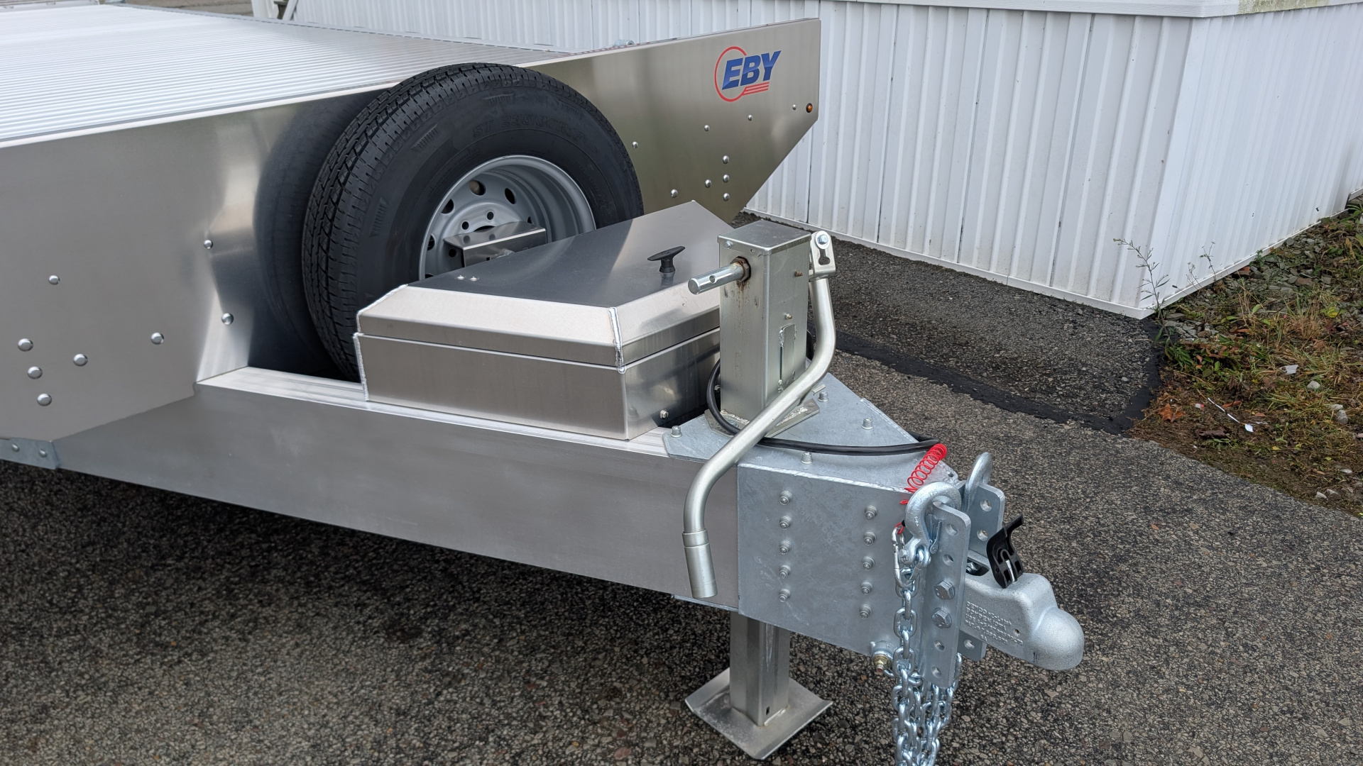New 2026 EBY 24'6" ALL ALUMINUM Deckover Tagalong w/ 50/50 Fold Flat Ramps
