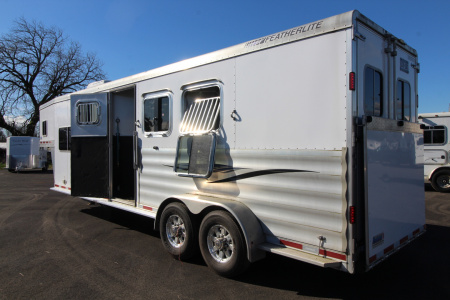 Consignment 2017 Featherlite 8533-673H Living Quarters 3 Horse Trailer- Call before coming to view!